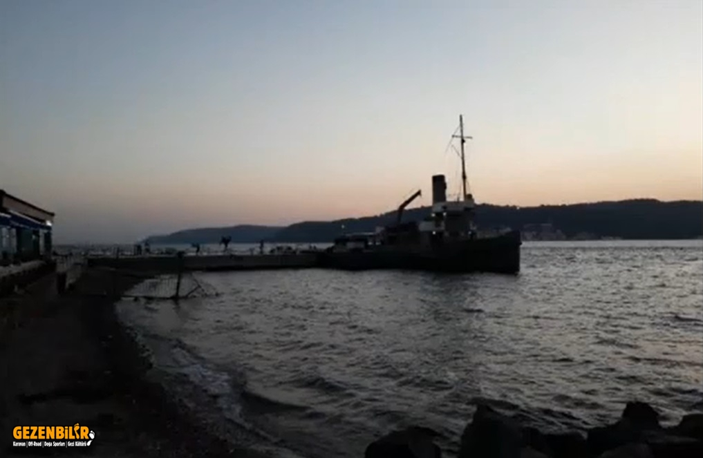 Çanakkale Sahil 5 Deniz Müzesi Sahili Nusrat Mayın Gemisi.jpg