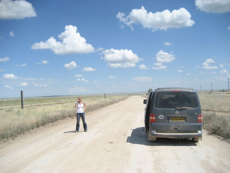 Cleaning teeth in the Kazakh Desert between Uralsk and Aqtobe.jpg