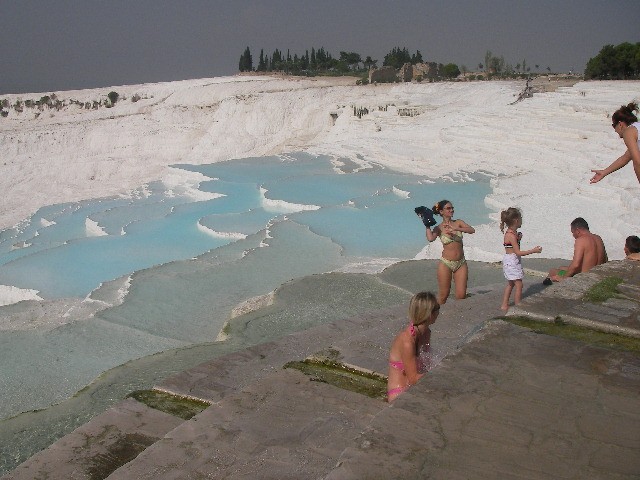 Cumhuriyet 1 068.jpg