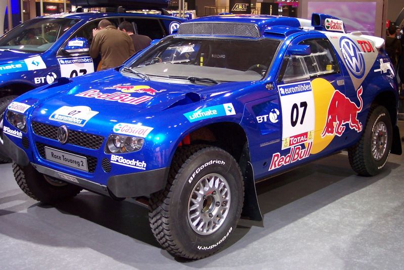 D 0023 Dakar VW Race Touareg 2 blue - Edition 2007 - Essen Motor Show 2006.jpg