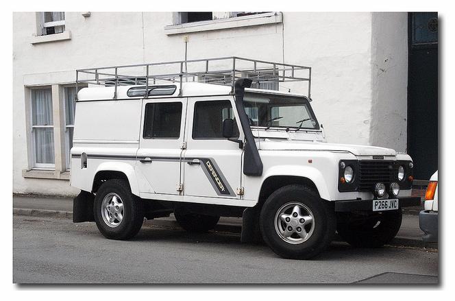 defender 110 215.JPG