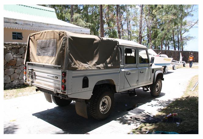 defender 130 pick up 67.JPG