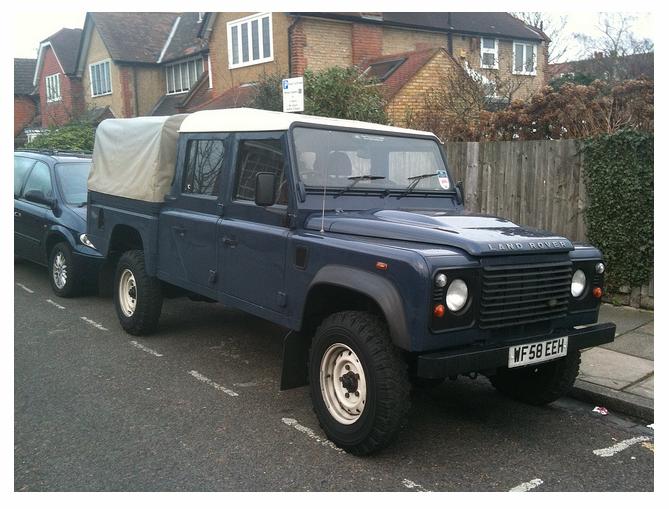 defender 130 pick up 68.JPG