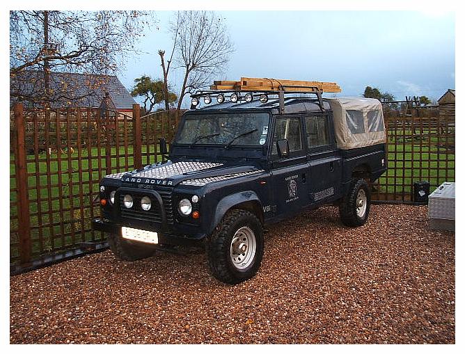 defender 130 pick up 82.JPG