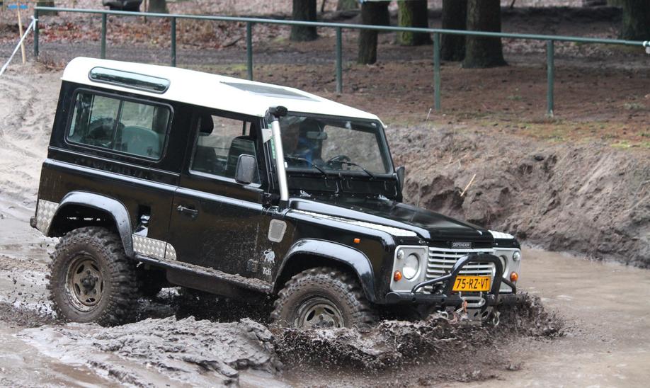 defender 90 100.JPG