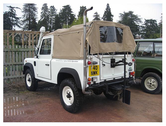 defender 90 104.JPG