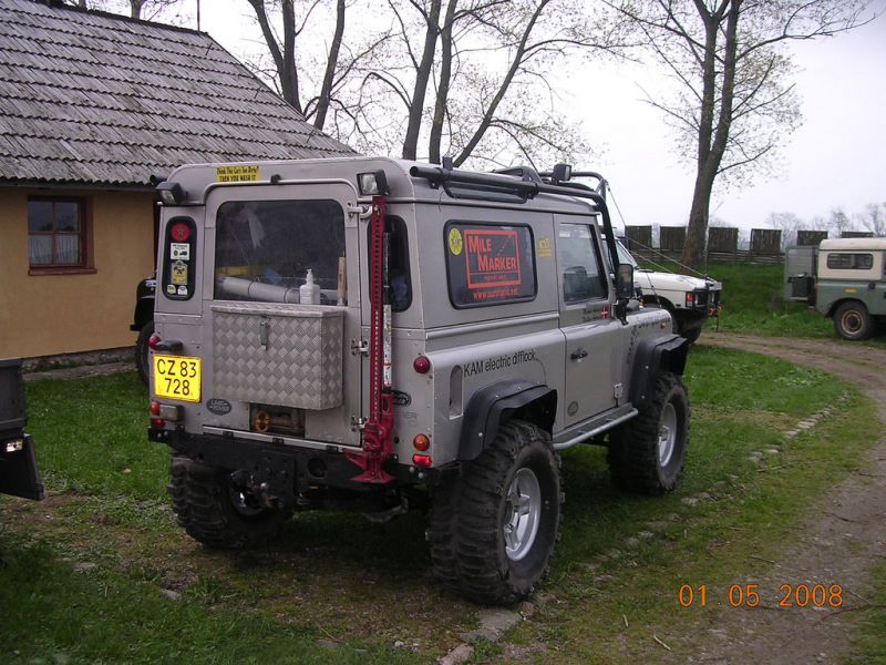 defender 90 9.jpg