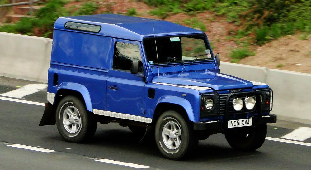 defender 90 92.JPG