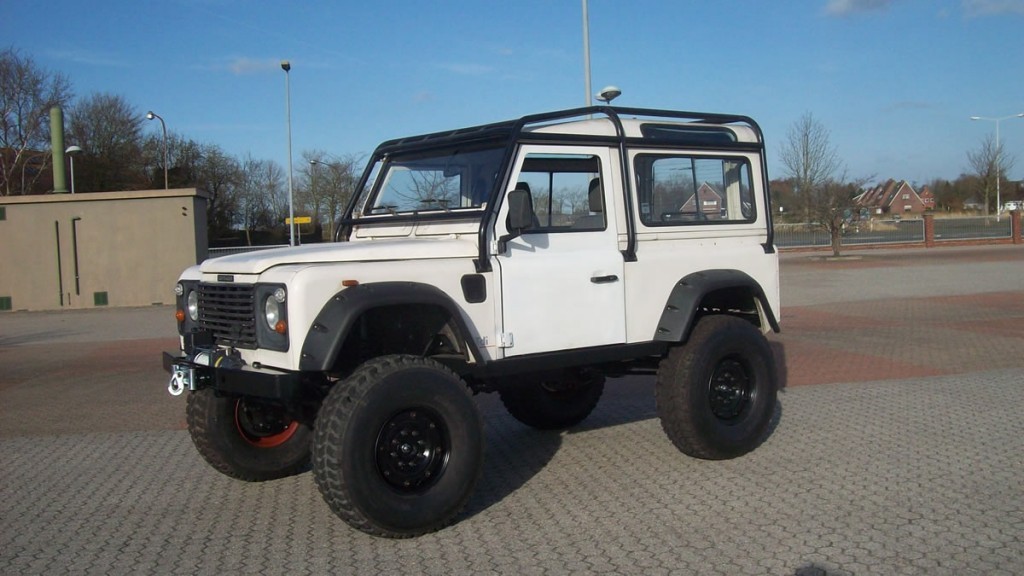 Defender_90_006.jpg