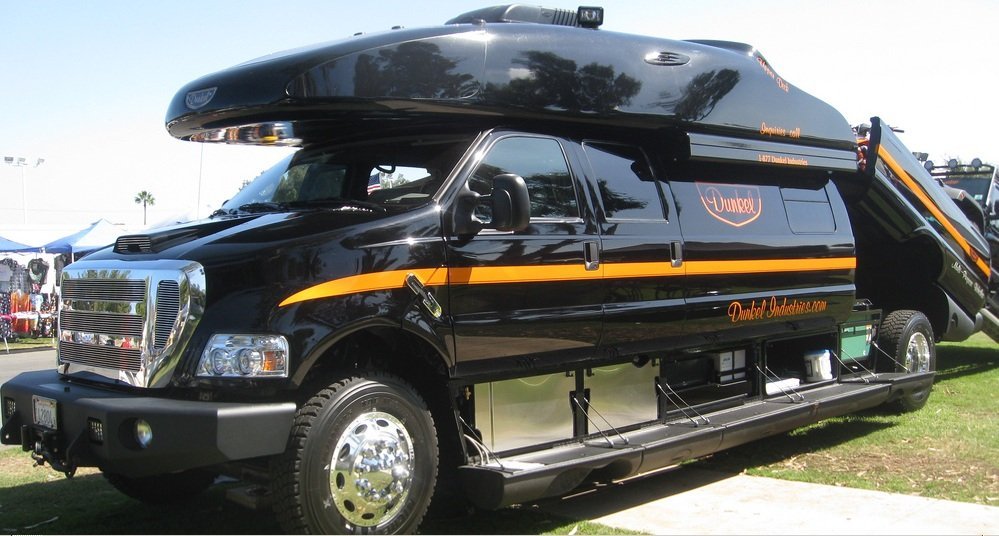 Dunkel 4 x 4 Recreational Vehicle - Ford F-650.jpg