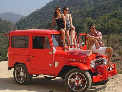 FJ40Chicks_001_sized.jpg