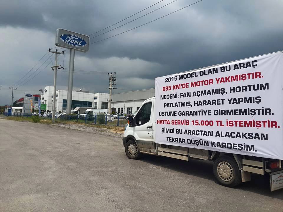 ford protesto.jpg