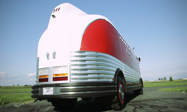 gm_futurliner_5.jpg