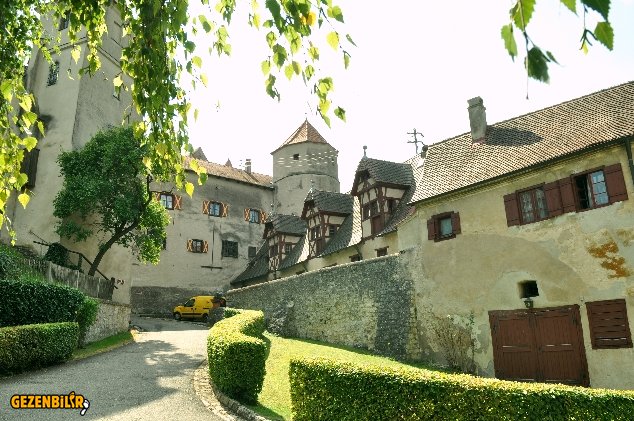 Harburg kale girişi eski evler .jpg