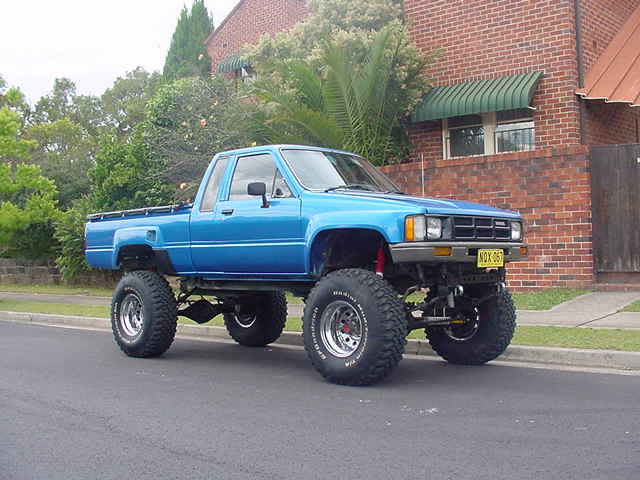 hilux1.jpg