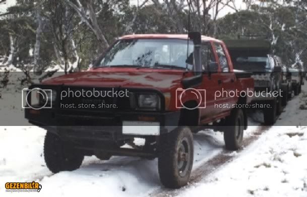 Hilux90sinsnow.jpg