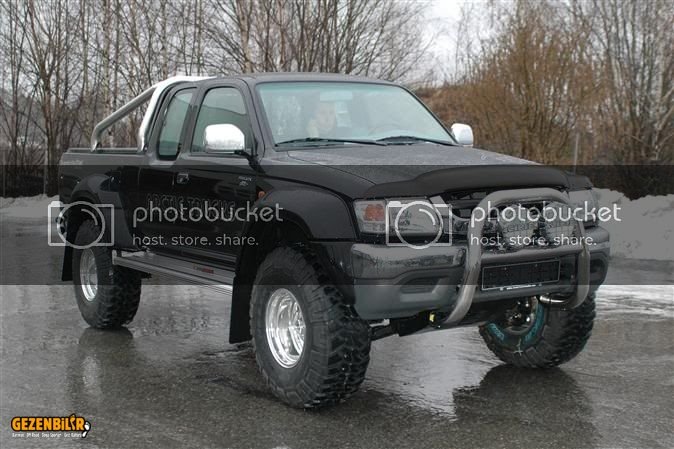 Hilux_35_sort.jpg