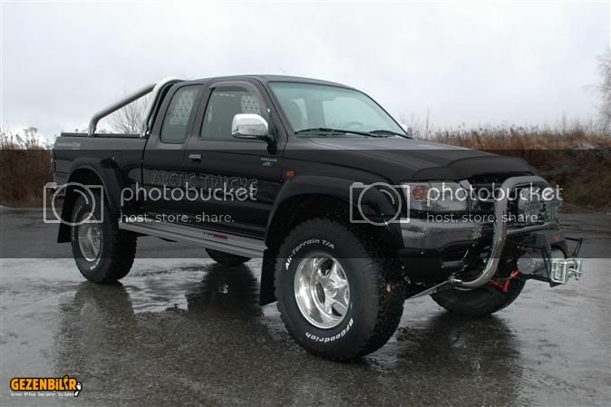 Hilux_37_sort_3.jpg