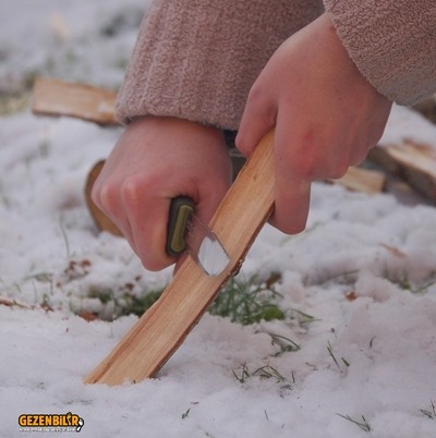 how-to-make-a-feather-stick-image-3.jpg