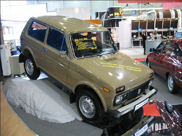 inter_800px-VAZ-2121_Niva.jpg