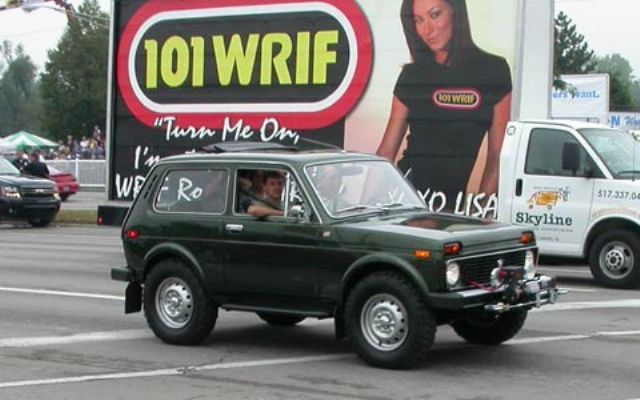 inter_Woodward_Dream_Cruise_Niva.jpg