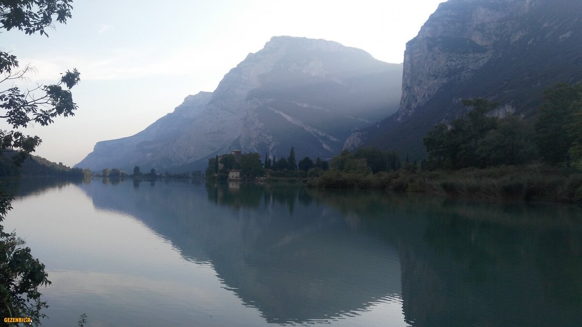 İTALYA ALPLERİNDEN GARDA GÖLÜNE GİDERKEN GÖL 03 08 2018 (1).jpg
