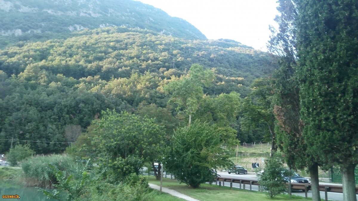 İTALYA ALPLERİNDEN GARDA GÖLÜNE GİDERKEN GÖL 03 08 2018 (2).jpg