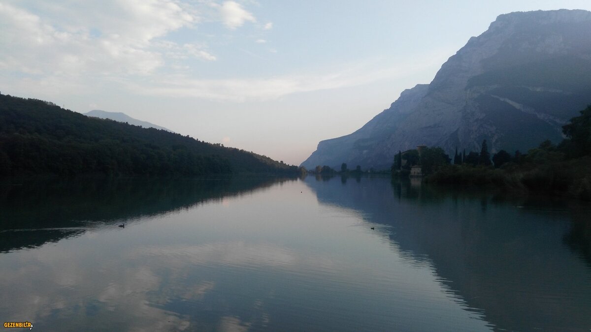 İTALYA ALPLERİNDEN GARDA GÖLÜNE GİDERKEN GÖL 03 08 2018 (3).jpg