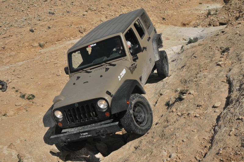 jeep_j8_test_drive_%20087.jpg