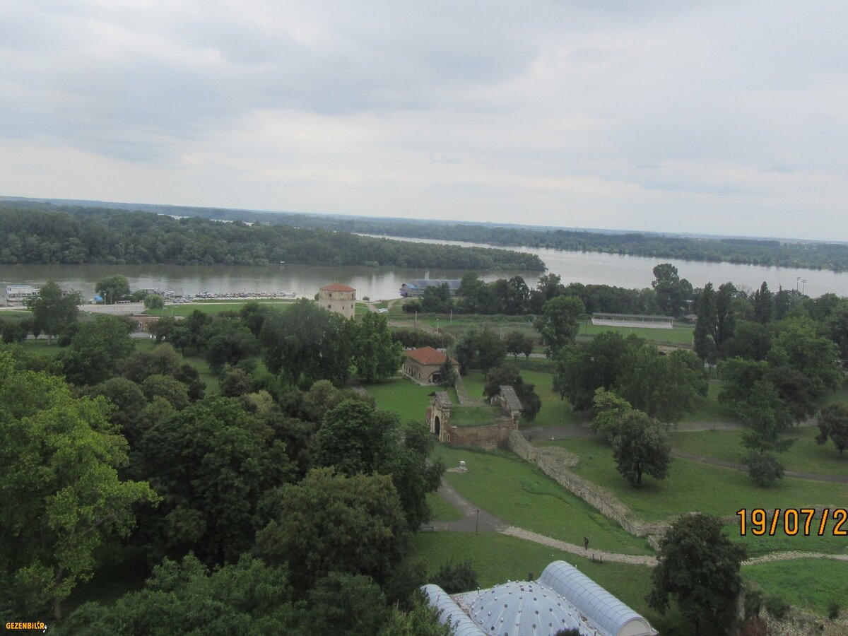 KALEDEN TUNA VE SAVA NEHİRLERİNİN BİRLEŞMESİ.jpg