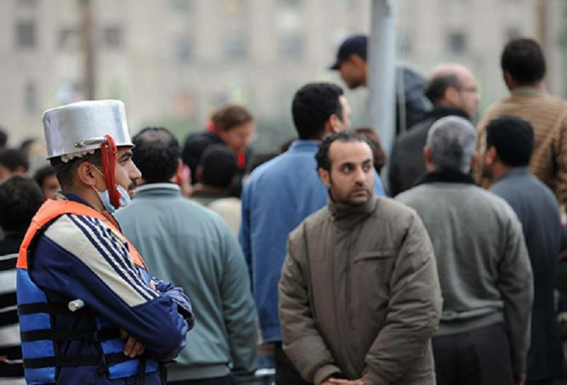 Kask 038 Improvised helmets in the streets of Cairo (Photograph, Miguel Medina-AFP-Getty Images).jpg