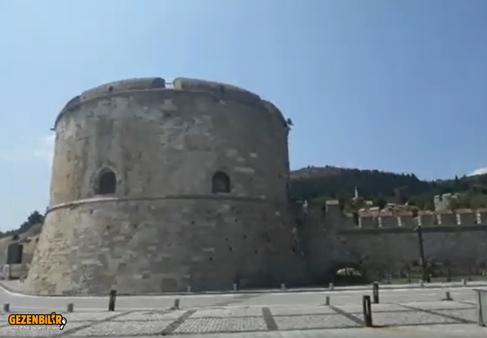 Kilitbahir Kalesi 3 sarı kule.jpg