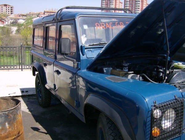 LAND ROVER 001.jpg