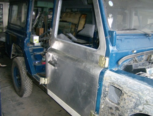 LAND ROVER 108.jpg