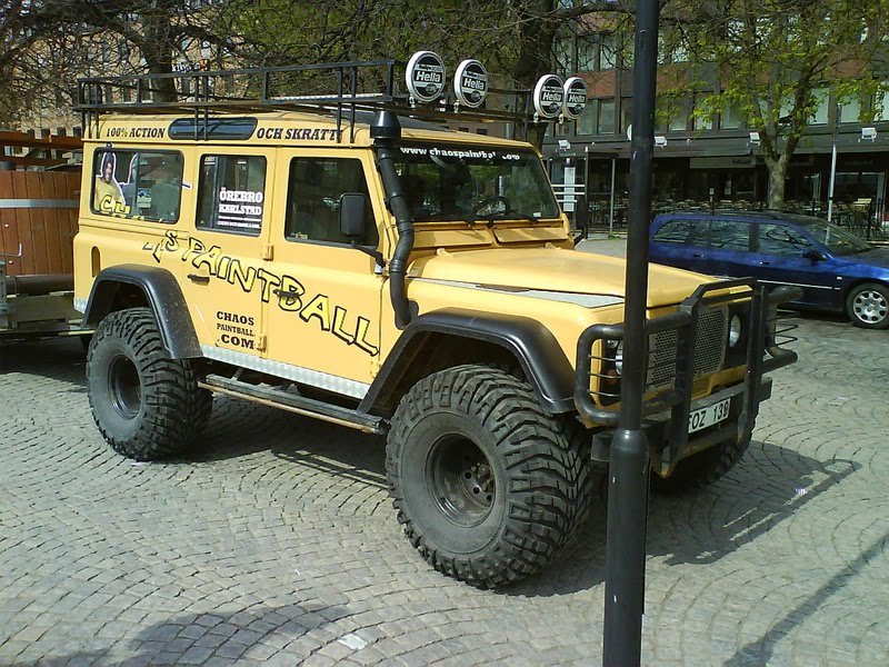 Land Rover Defender 110 (32).jpg