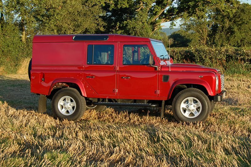 Land Rover Defender 110 (4).jpg