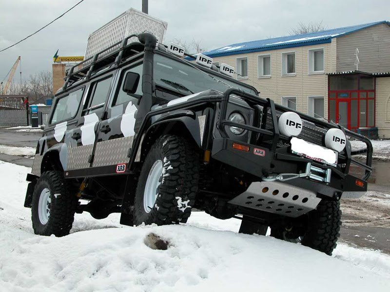 Land Rover Defender 110 (42).jpg