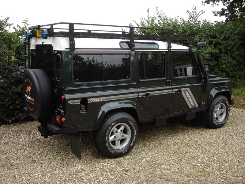 Land Rover Defender 110 (49).jpg