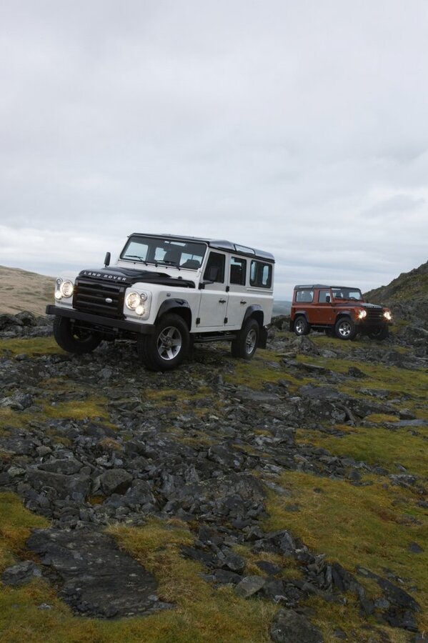 land-rover-defender-fire-ice-3.jpg