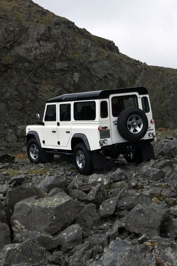 land-rover-defender-ice-6.jpg