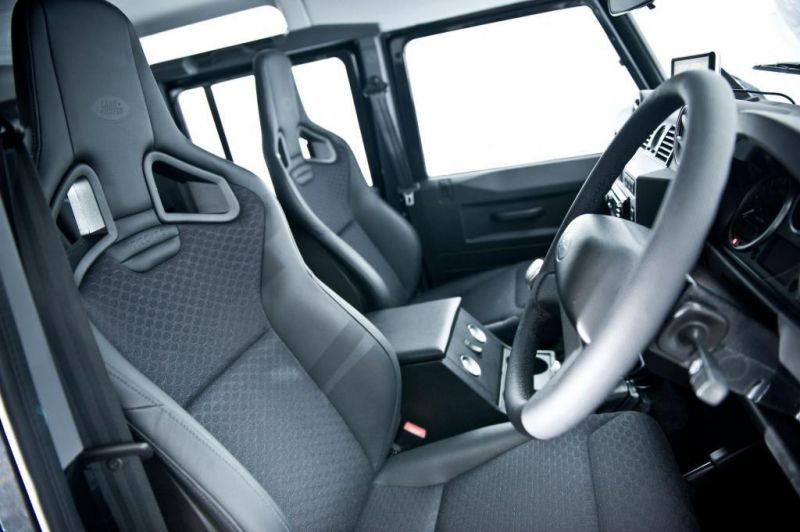 land-rover-defender-svx-interior22.jpg