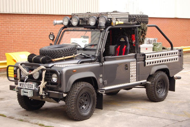 land-rover-defender-tomb-raider.jpg