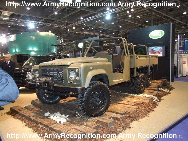 Land_Rover_6x6_light_vehicle_DSEI_2007_UK_London_001.jpg