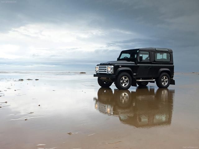 Land_Rover_Defender.jpg