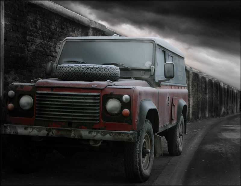 Land_rover_Defender_by_Propaganda_Panda.jpg