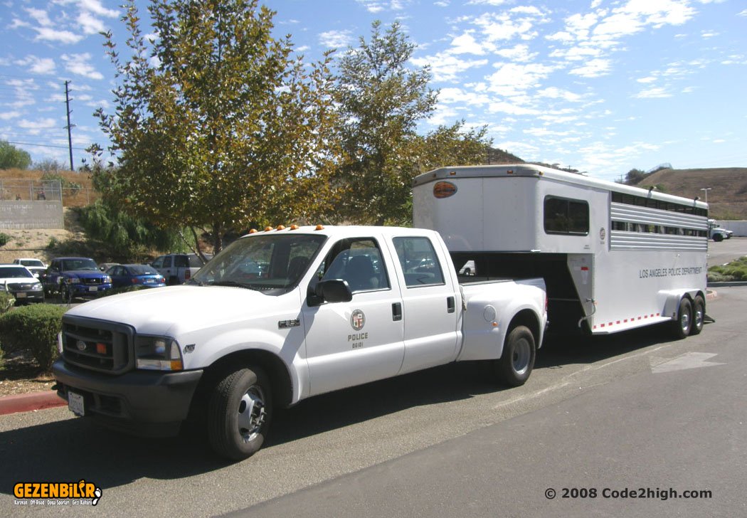 lapd_mounted_1.jpg