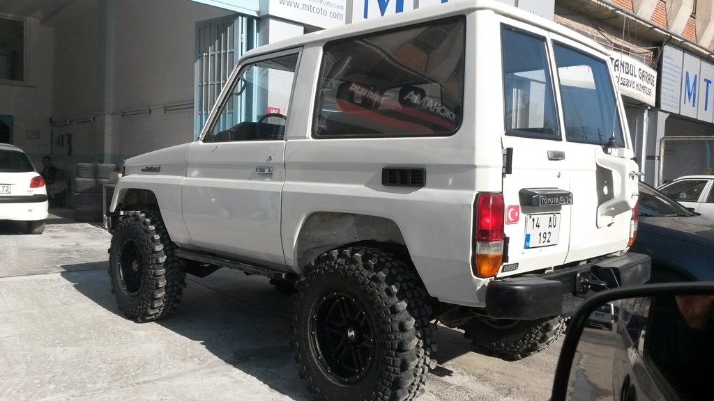 lc70-3.jpg lc70-3.jpg