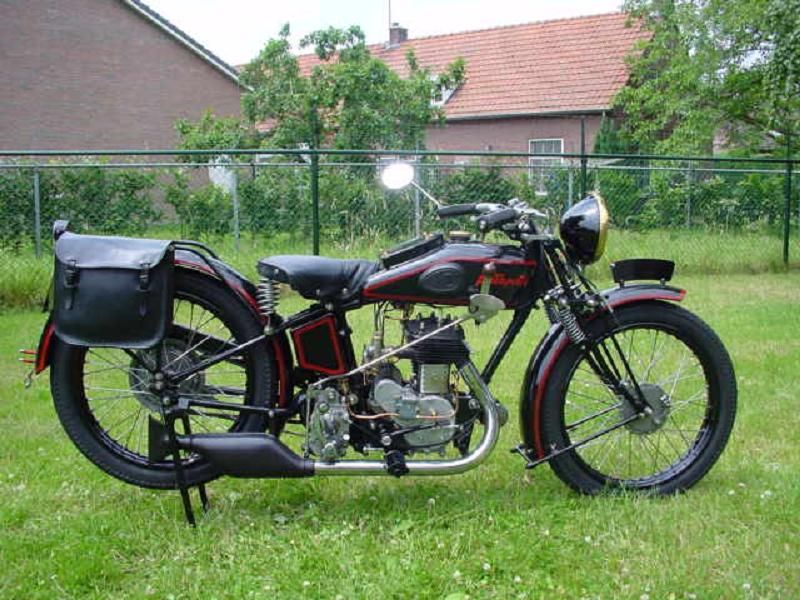 M 0044 A&C - 1929 - AUTOMOTO 250SV 1.CYL.250CC.jpg