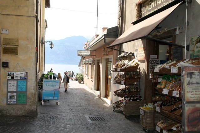 malcesine canon 211.JPG