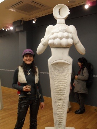 Mehmet Aksoyun heykeli ile